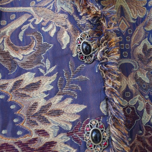 Vintage Tapestry Ladies Jacket With Unique Buttons - Picture 6 of 8